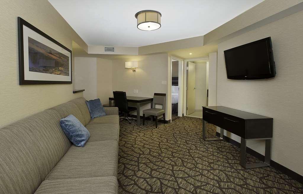 Hotel Embassy By Hilton Falls/ Fallsview
